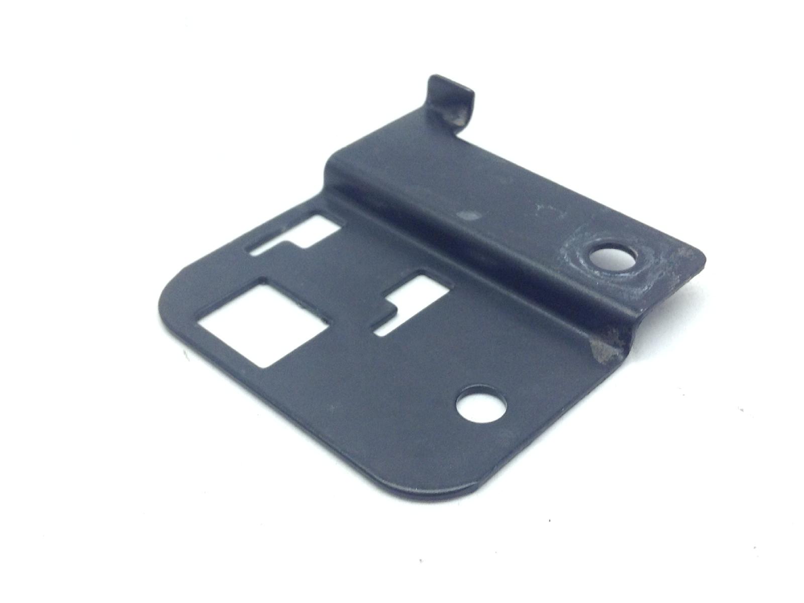 Piaggio vespa primavera e5 50 staffa supporto rele' 2020 2023 cd0100