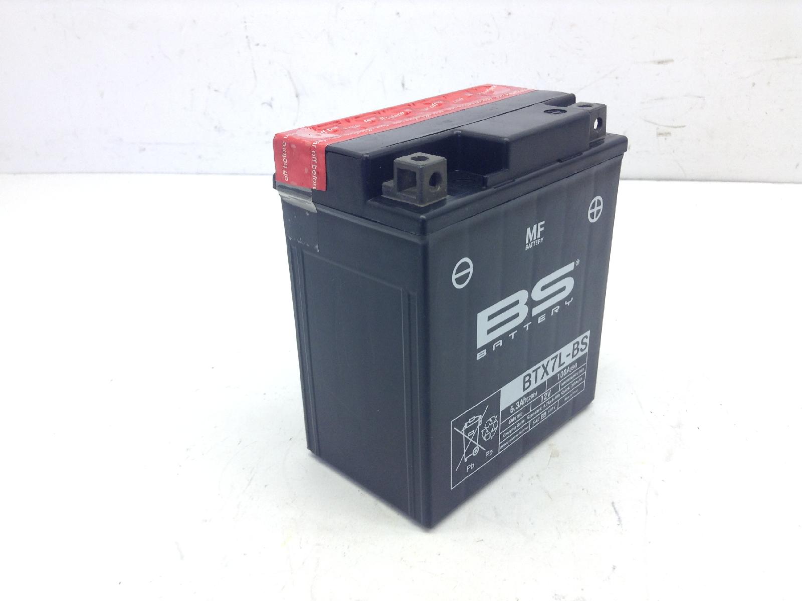 Piaggio vespa primavera e5 50 batteria btx7l-bs 12 v 6 ah 2020 2023 cd0100
