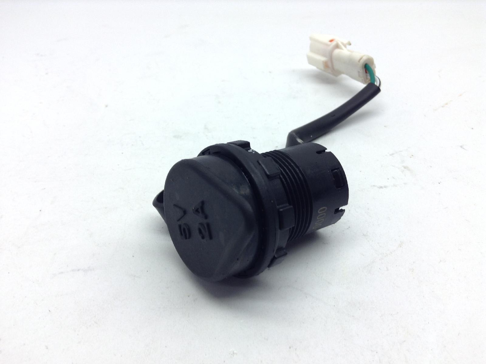 Peugeot tweet gt 125 presa usb 2023 2023 vgaly2aaa