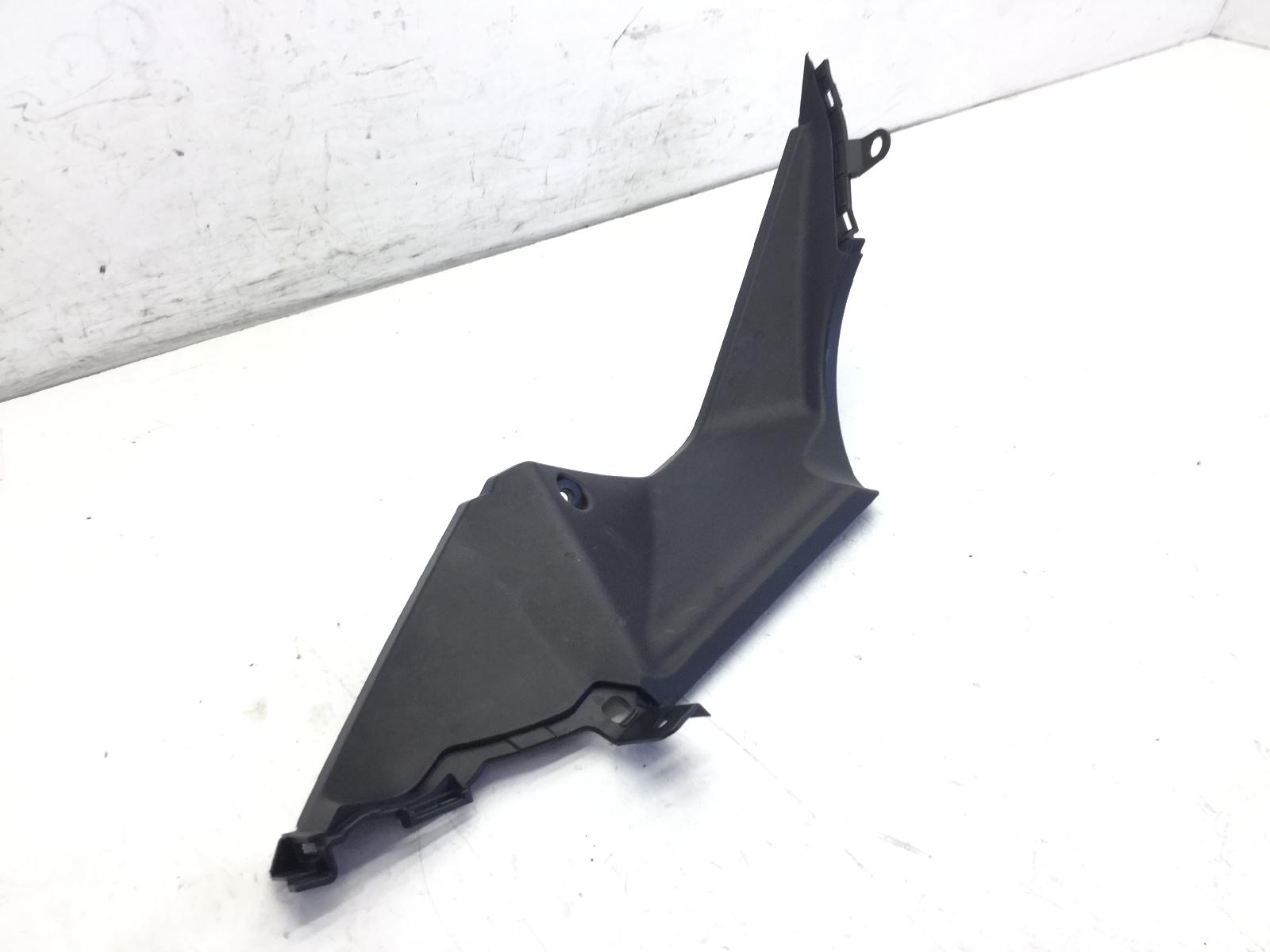 Peugeot xp gt 400 carena fianchetto controscudo laterale destro 2023 2023 vgay2aaaa