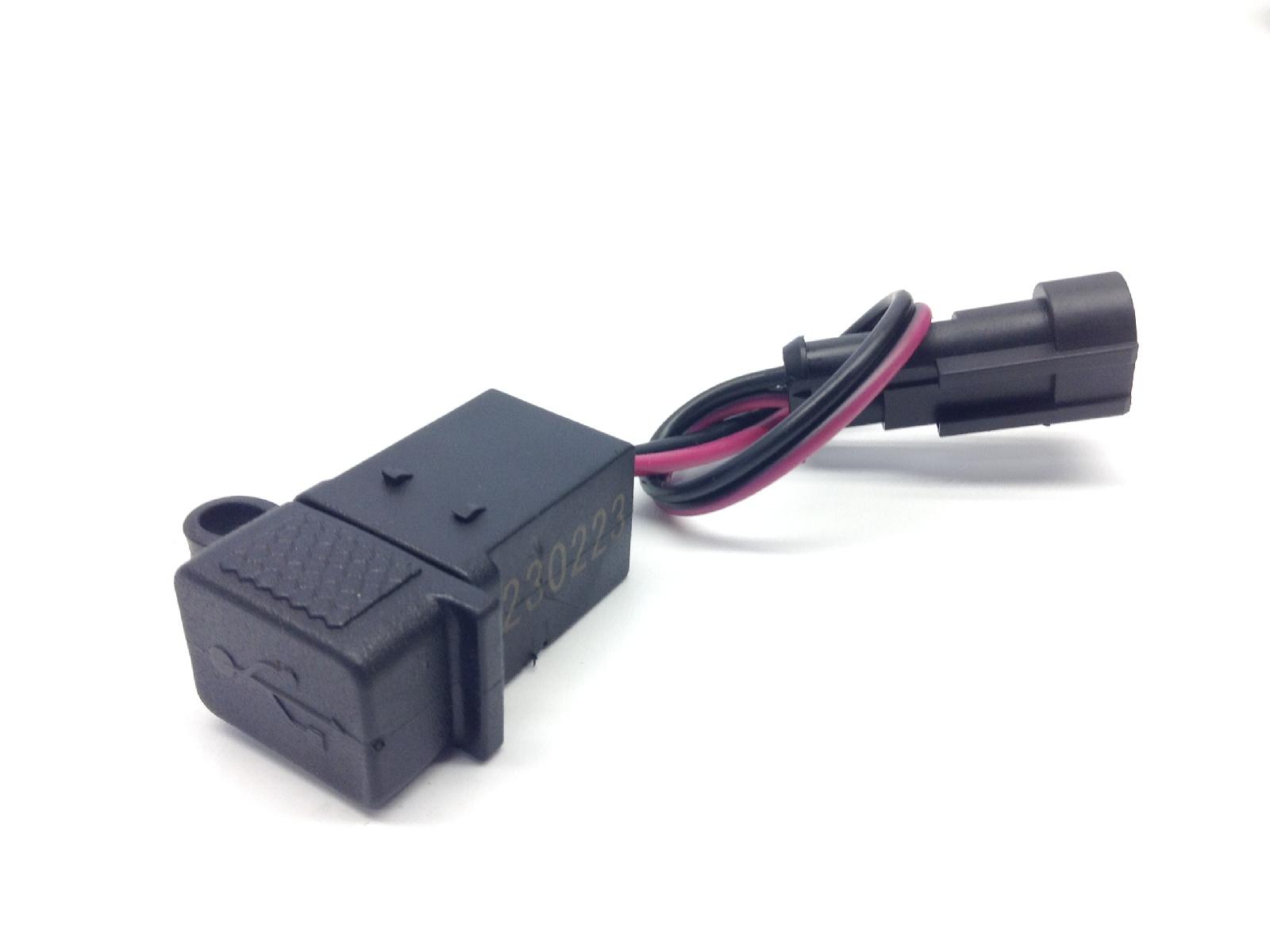 Peugeot xp gt 400 presa usb 2023 2023 vgay2aaaa