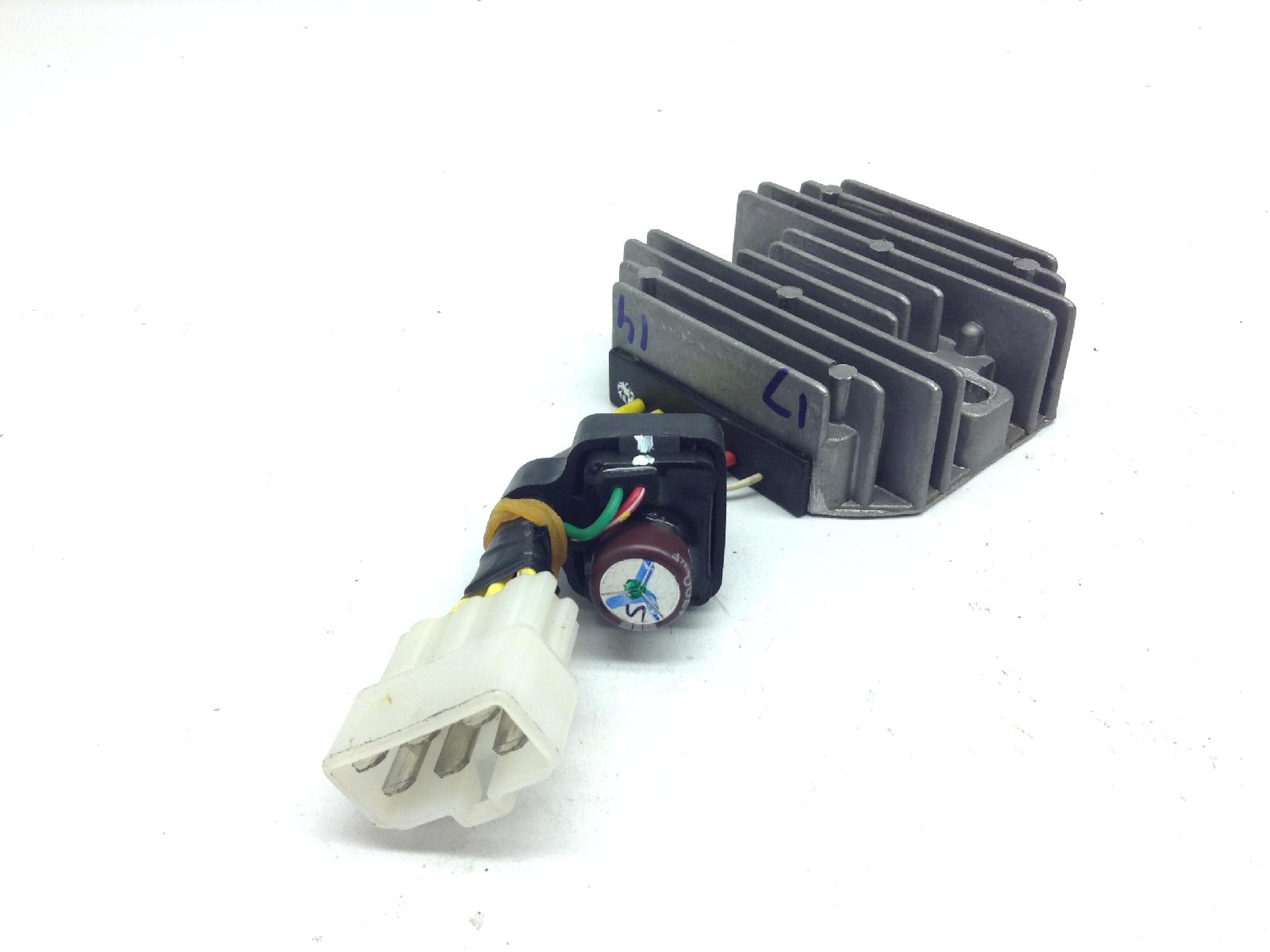 Piaggio vespa sprint 25km-h 50 regolatore di tensione 2020 2020 cd0201