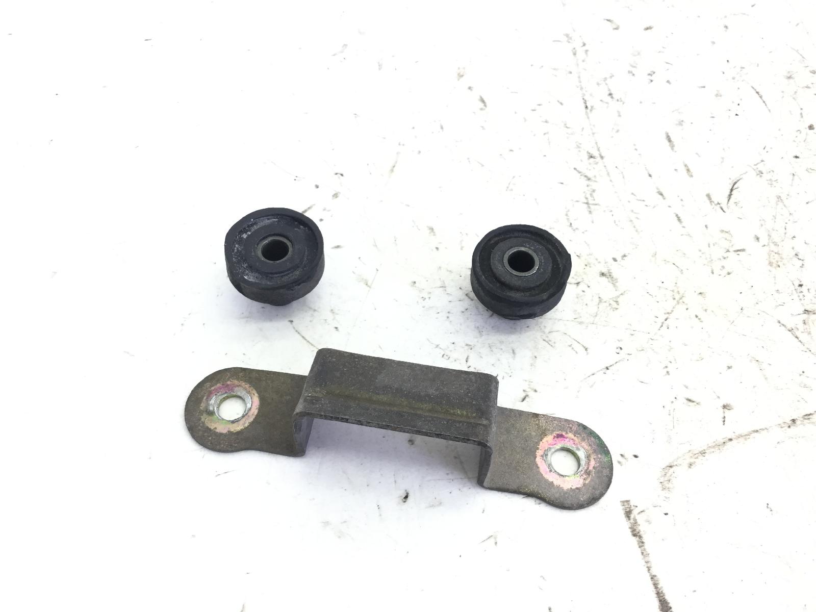 Suzuki gz marauder 250 staffa e silentblock serbatoio benzina carburante 2002 2002 ar141