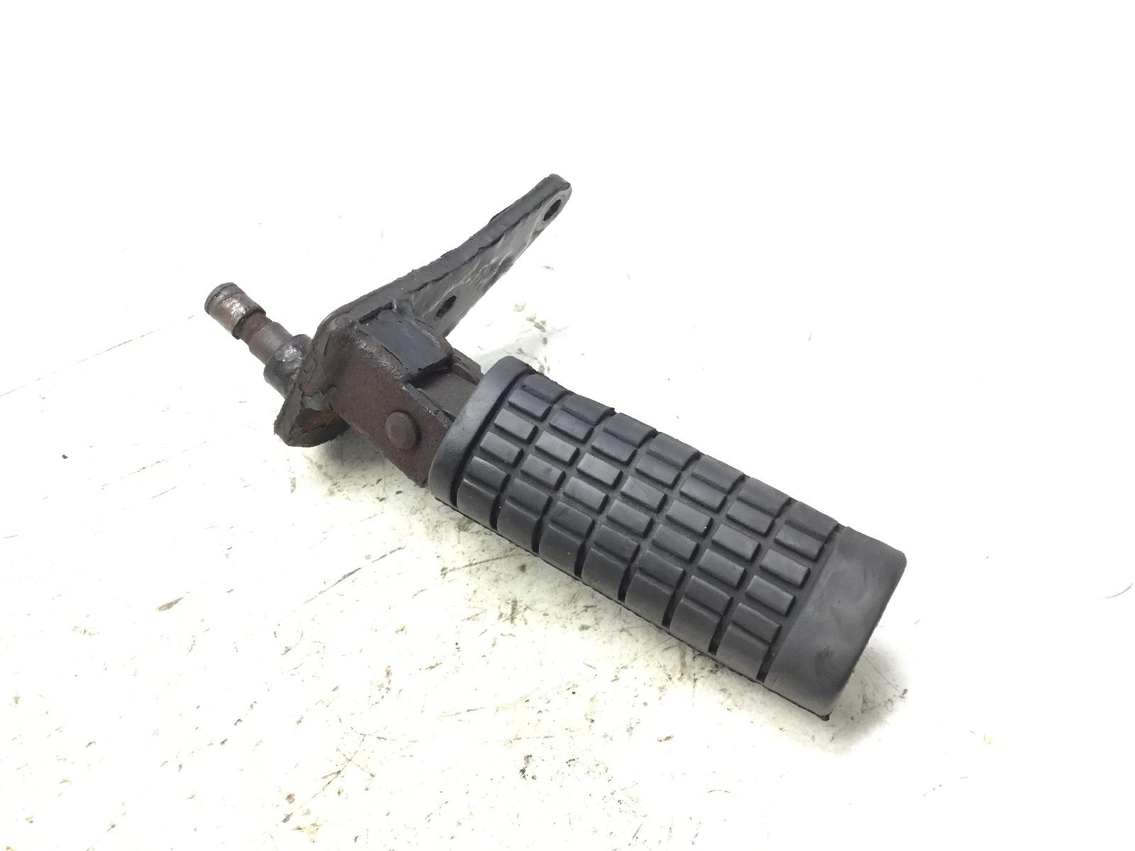 Suzuki gz marauder 250 pedana anteriore sinistra e staffa supporto 2002 2002 ar141