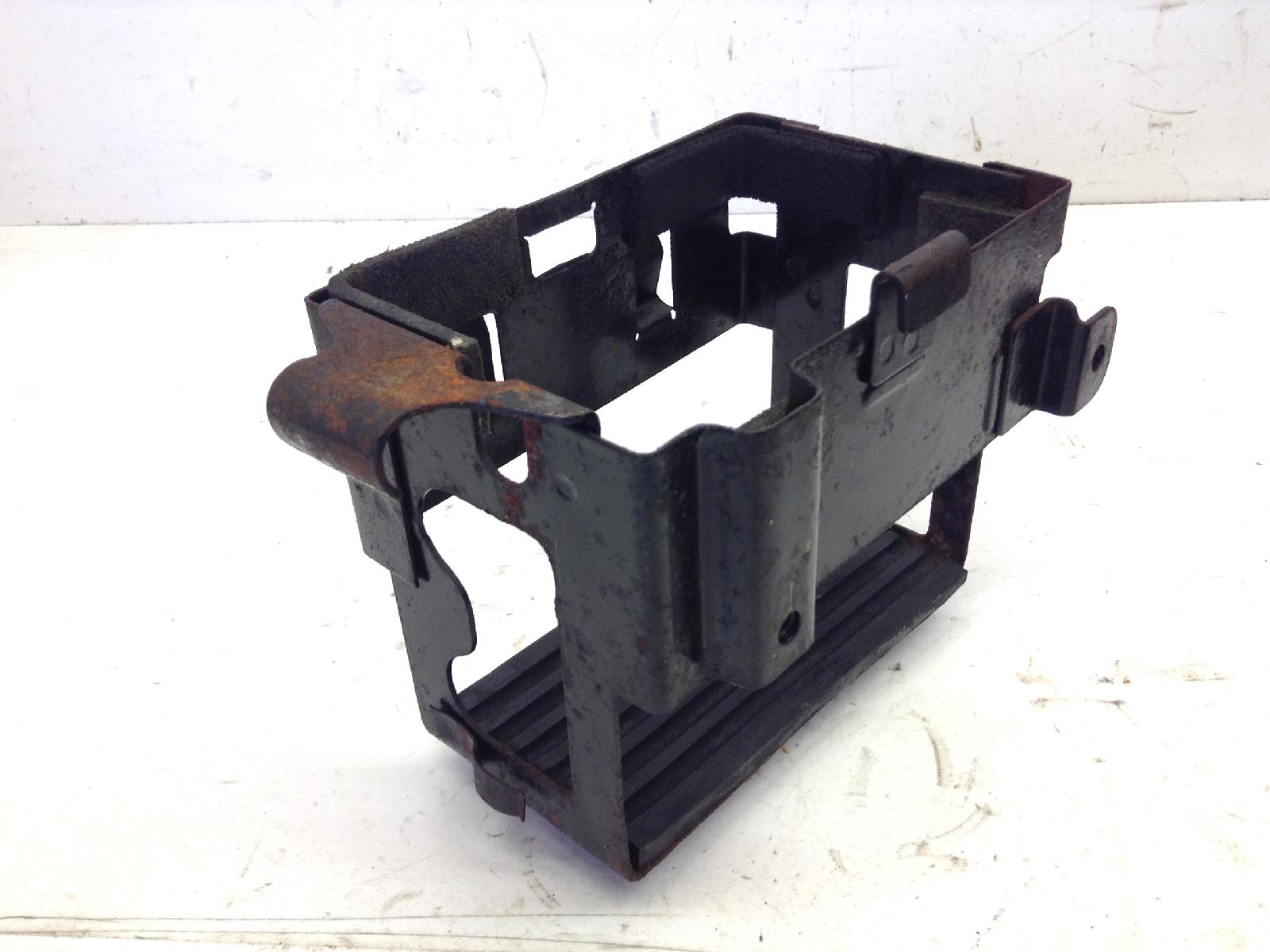 Suzuki gs 1100 gk 1100 staffa fissaggio batteria 1982 1986 gu71d