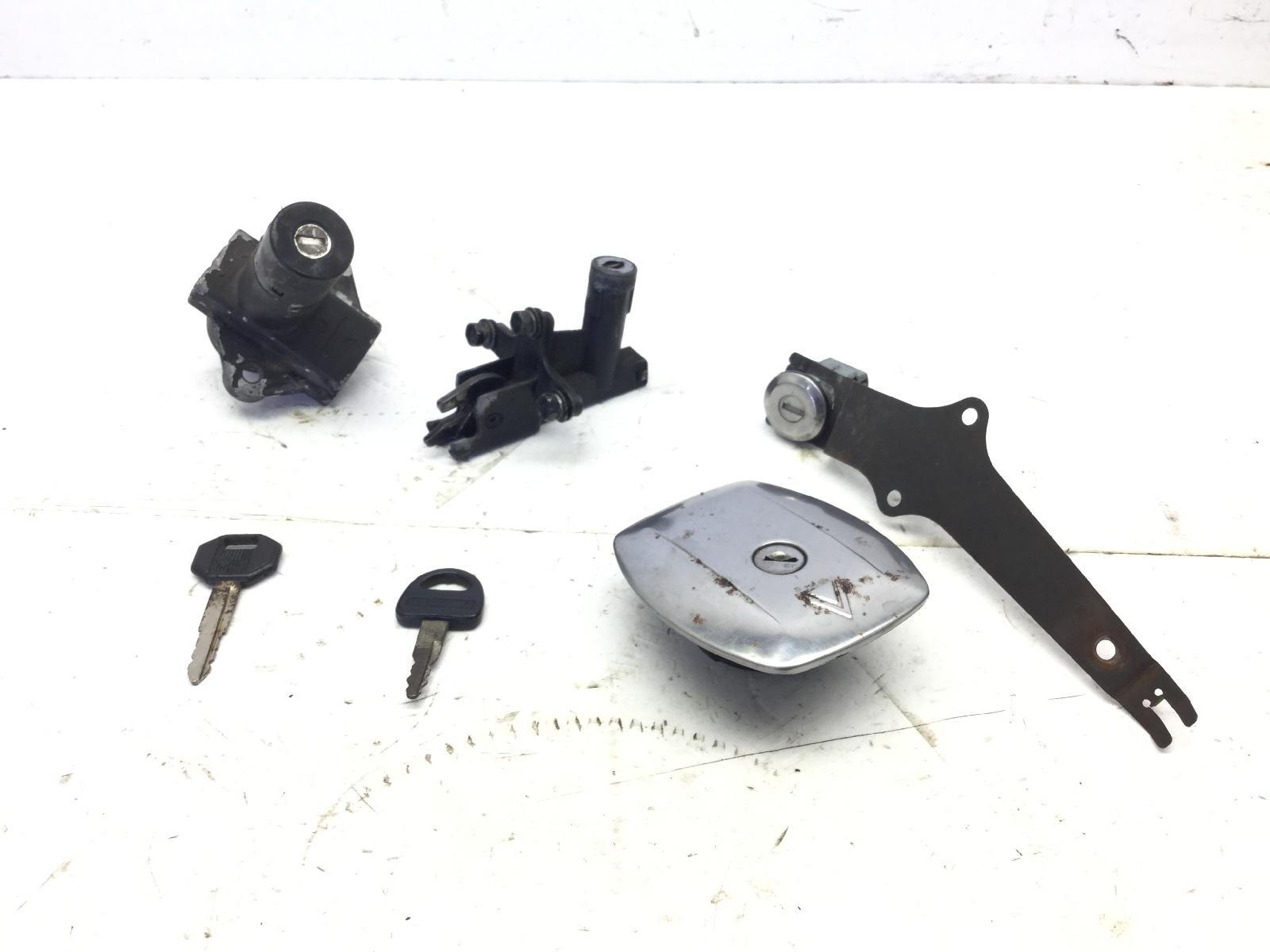 Blocchetto accensione serrature e chiavi suzuki gs 1100 gk 1100 1982 1986 gu71d