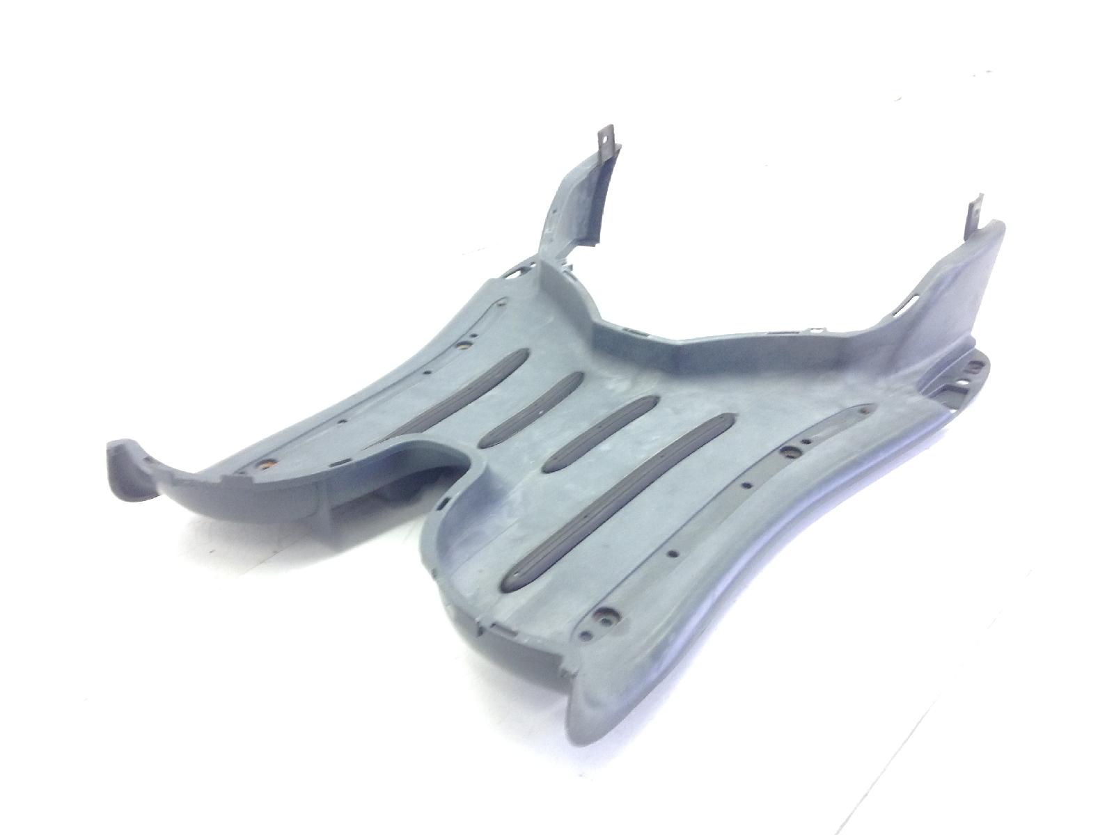 Piaggio liberty 2t rst 50 carena pedana pavimento poggiapiedi 2004 2004 c42100
