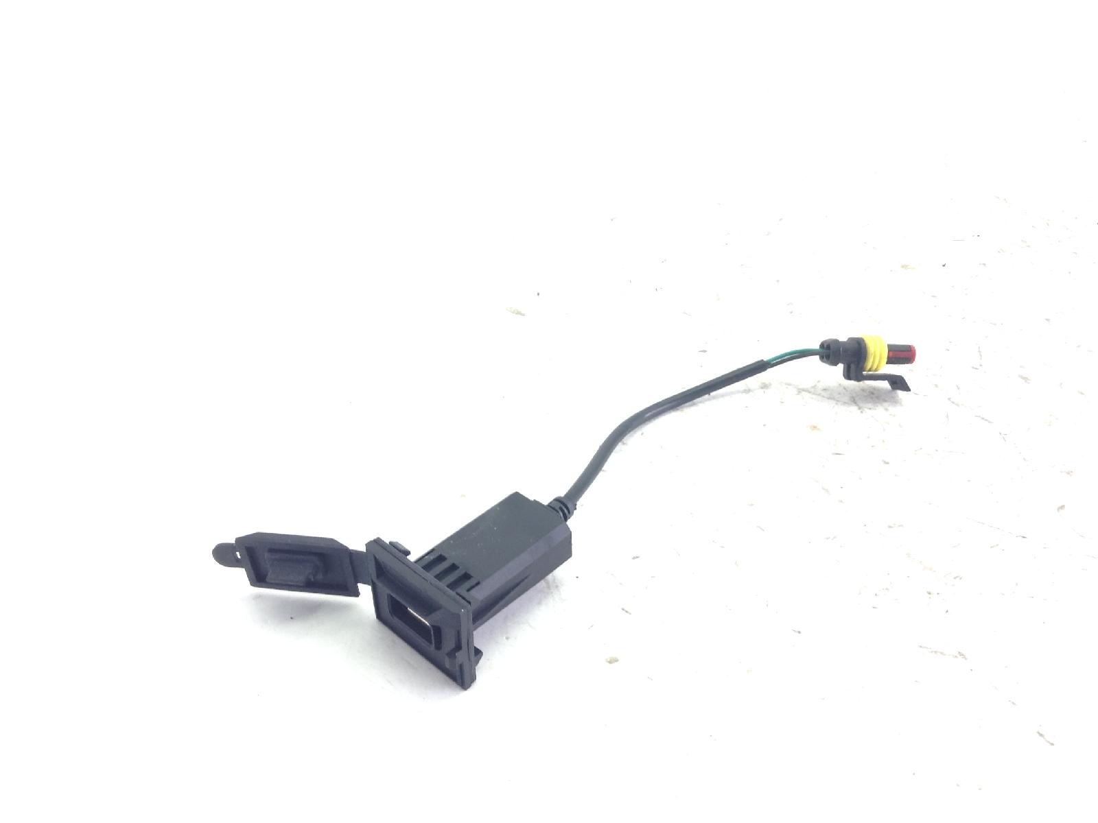 Voge sfida sr16 125 presa usb carena controscudo retroscudo 2025 2025 llcvt1a0