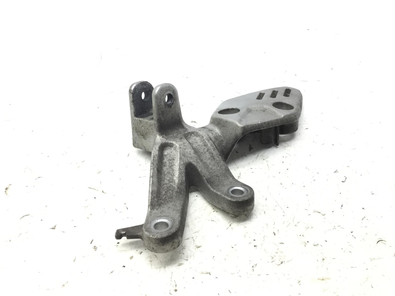 Yamaha xsr 125 supporto pedana poggiapiede anteriore destra 2021 2021 re441