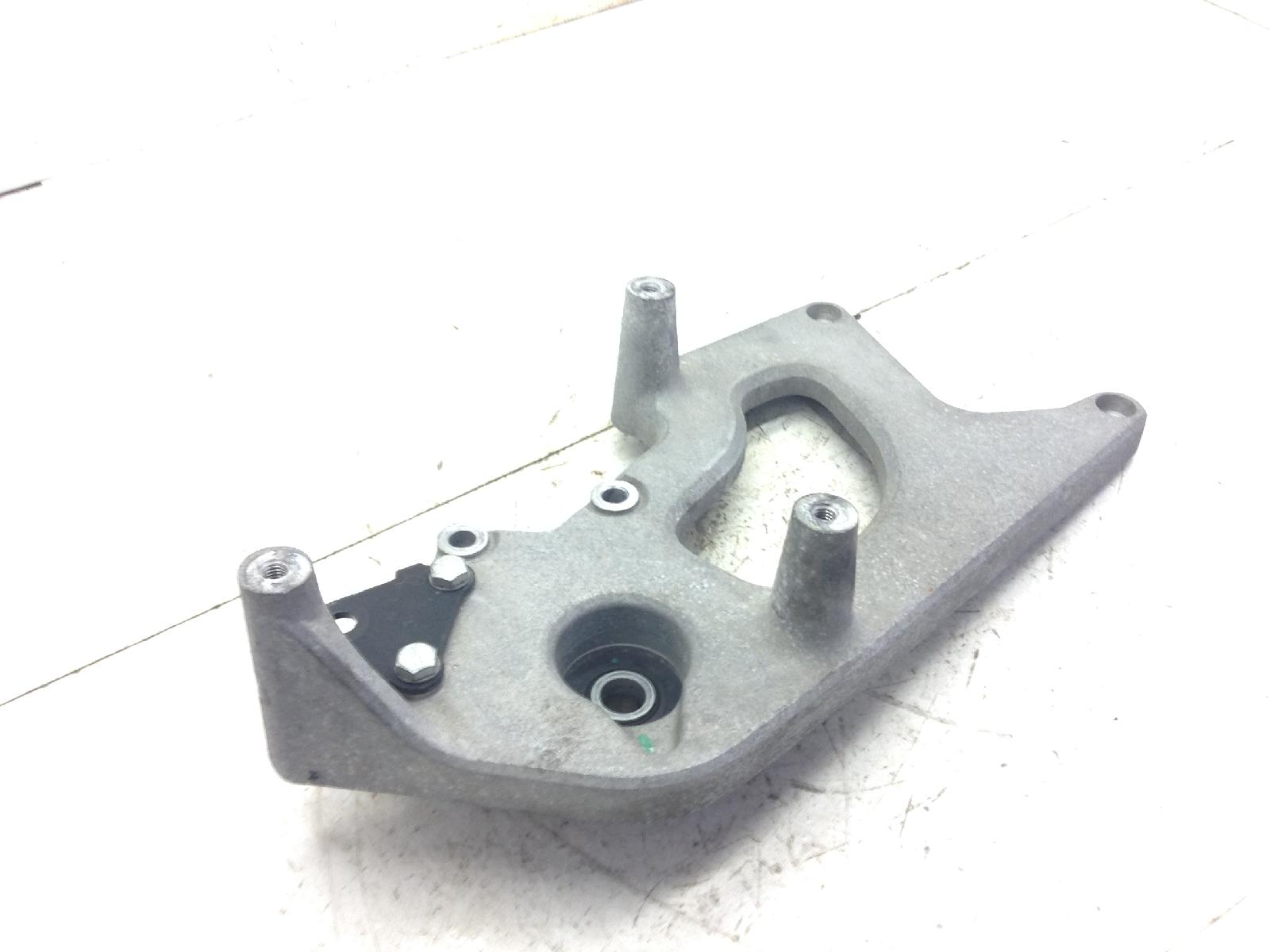 Piaggio medley ie abs 125 staffa supporto scarico marmitta 2016 2019 rp8ma0121