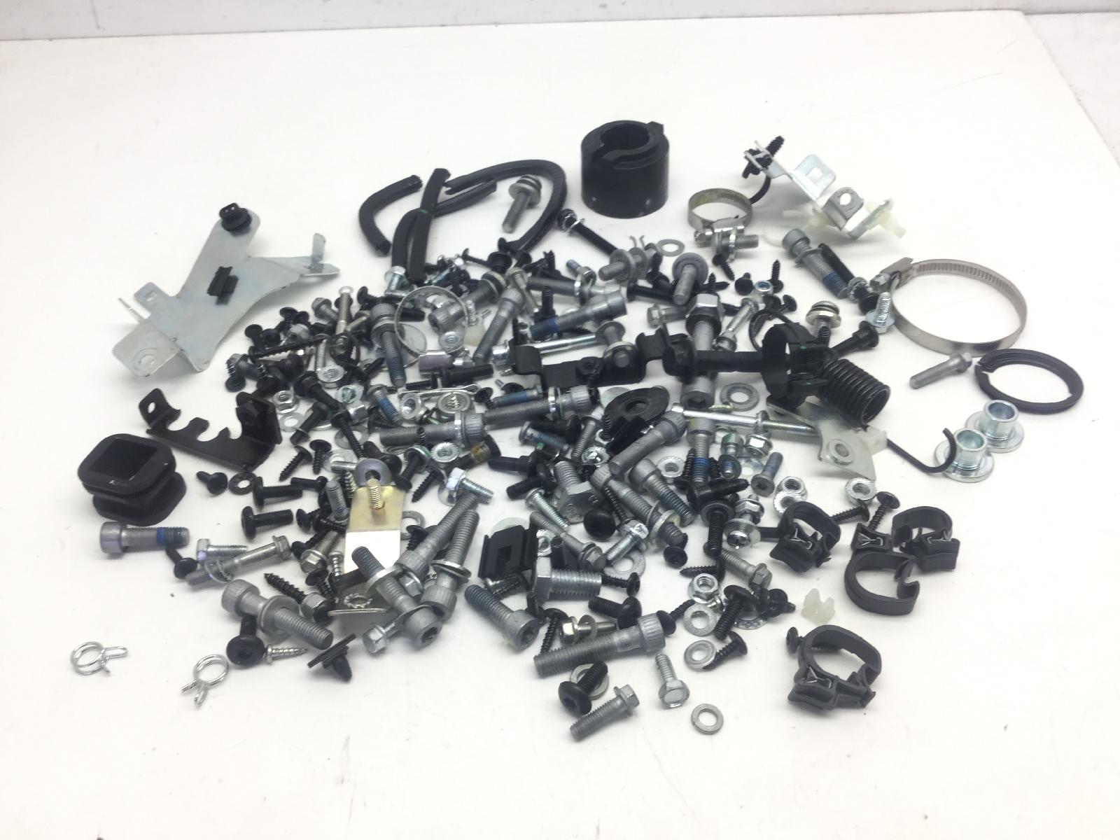 Piaggio vespa gts super abs km 0 300 kit viti bulloni telaio assortiti 2022 2024 md3103