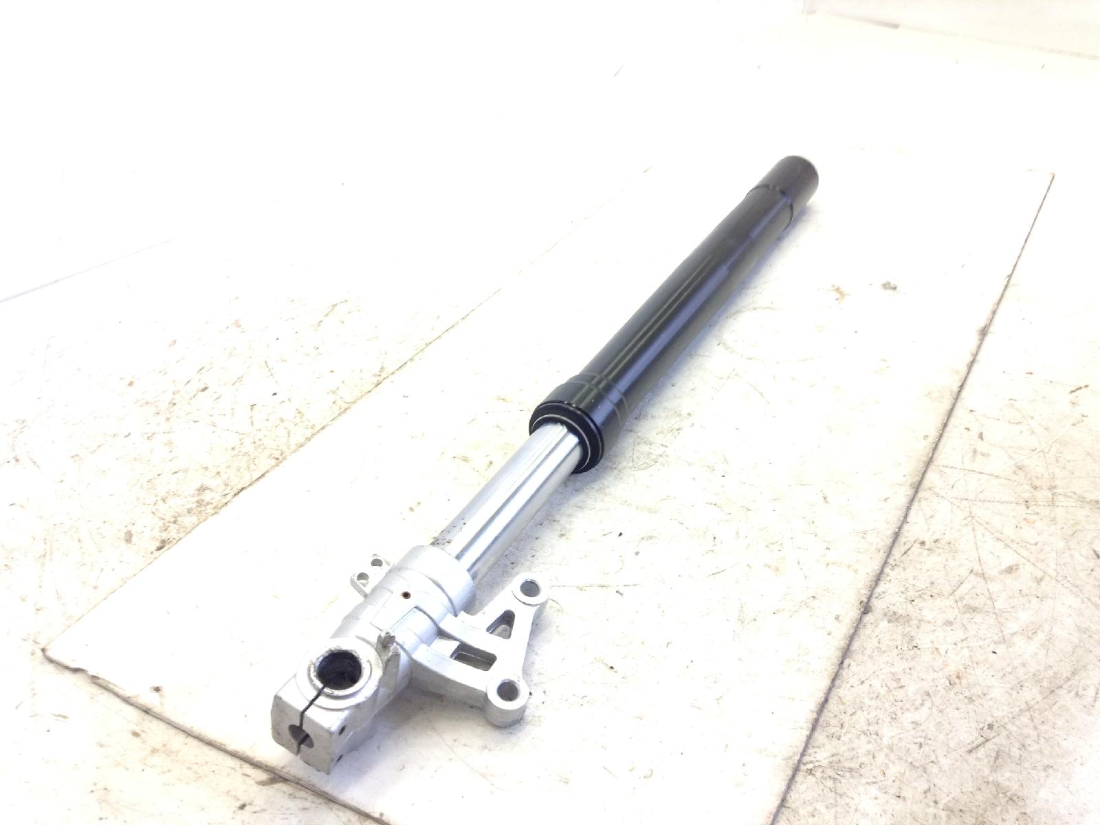 Ksr moto grs 125 forcella destra - punti di ruggine su parte bassa stelo 2017 2020 va4u1400