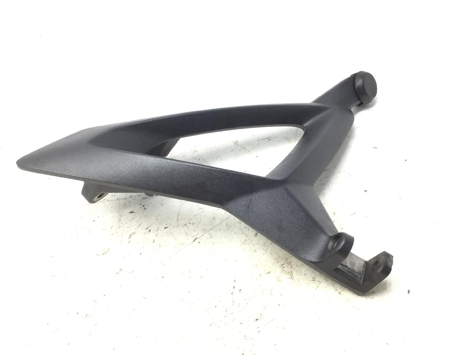 Triumph sprint gt abs 1050 staffa supporto pedana posteriore sinistra 2010 2013 smttf6885jb