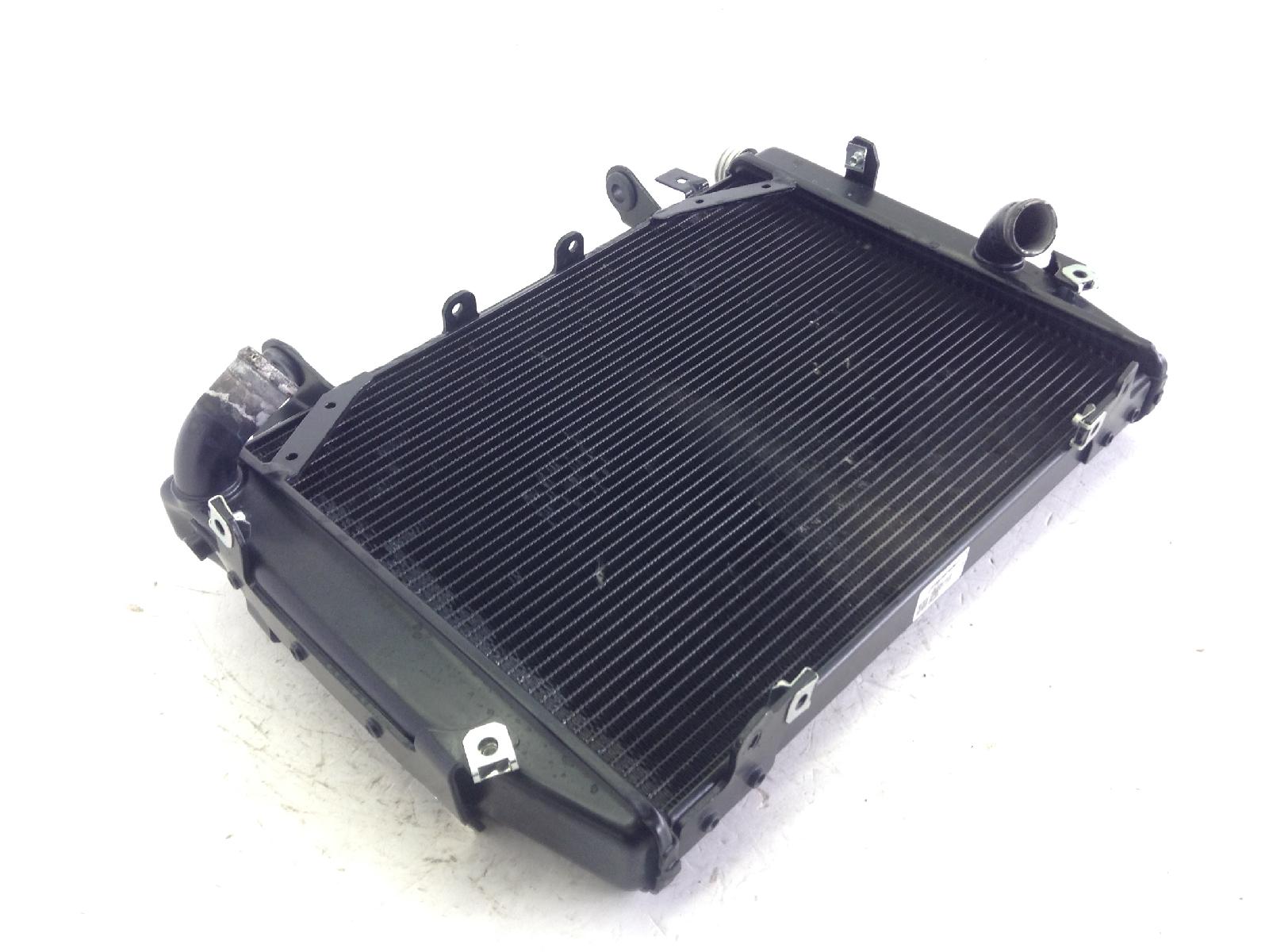 Ktm duke abs 990 radiatore acqua liquido raffreddamento motore - difetti 2025 2025 vbktv9408rm