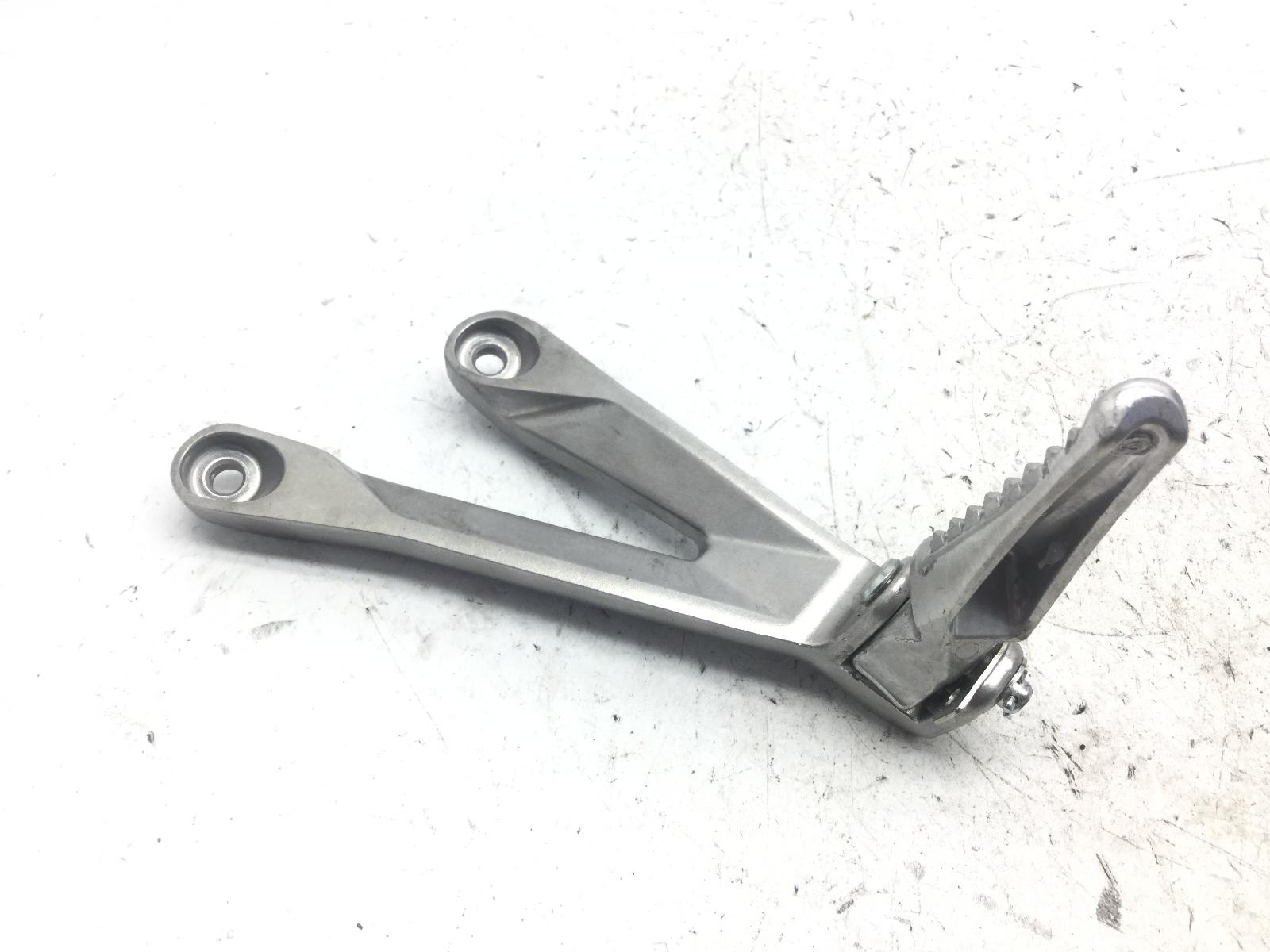 Honda cbr rr abs km0 600 pedana poggiapiede posteriore sinistra e staffa 2024 2026 pc69a4rk