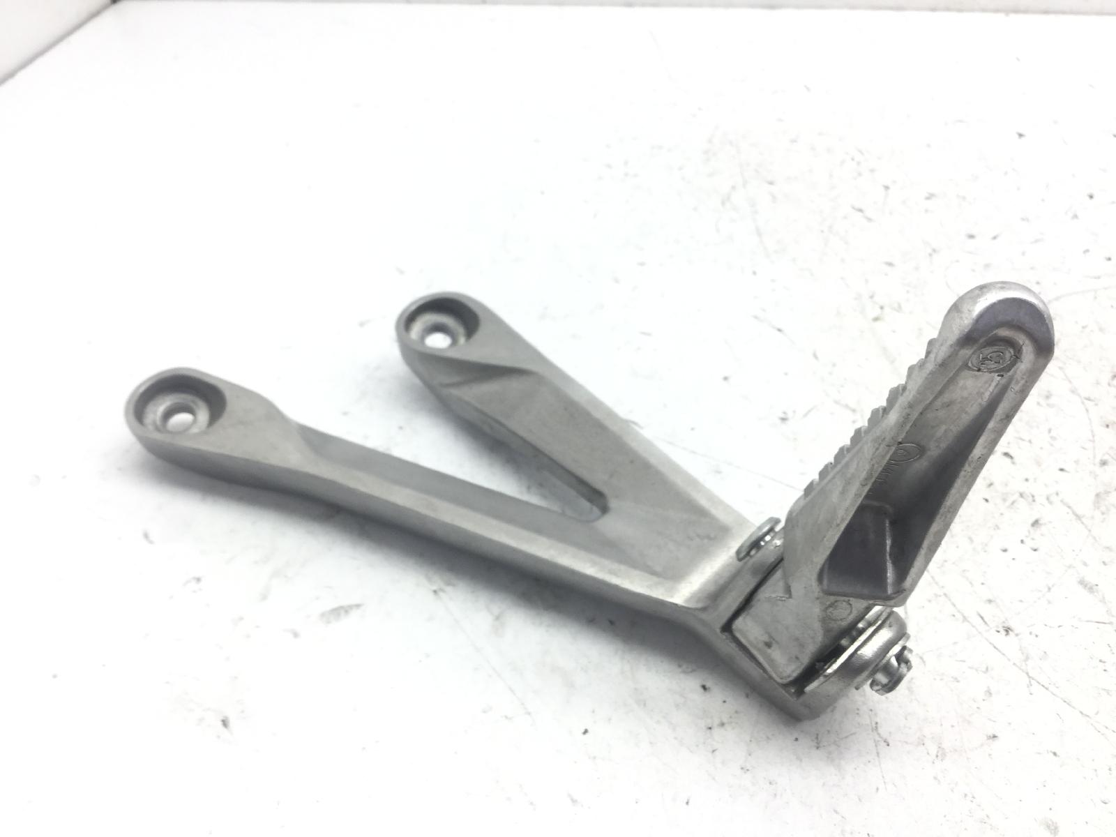 Honda cbr rr abs km0 600 pedana poggiapiede posteriore sinistra e staffa 2024 2026 pc69a4rk