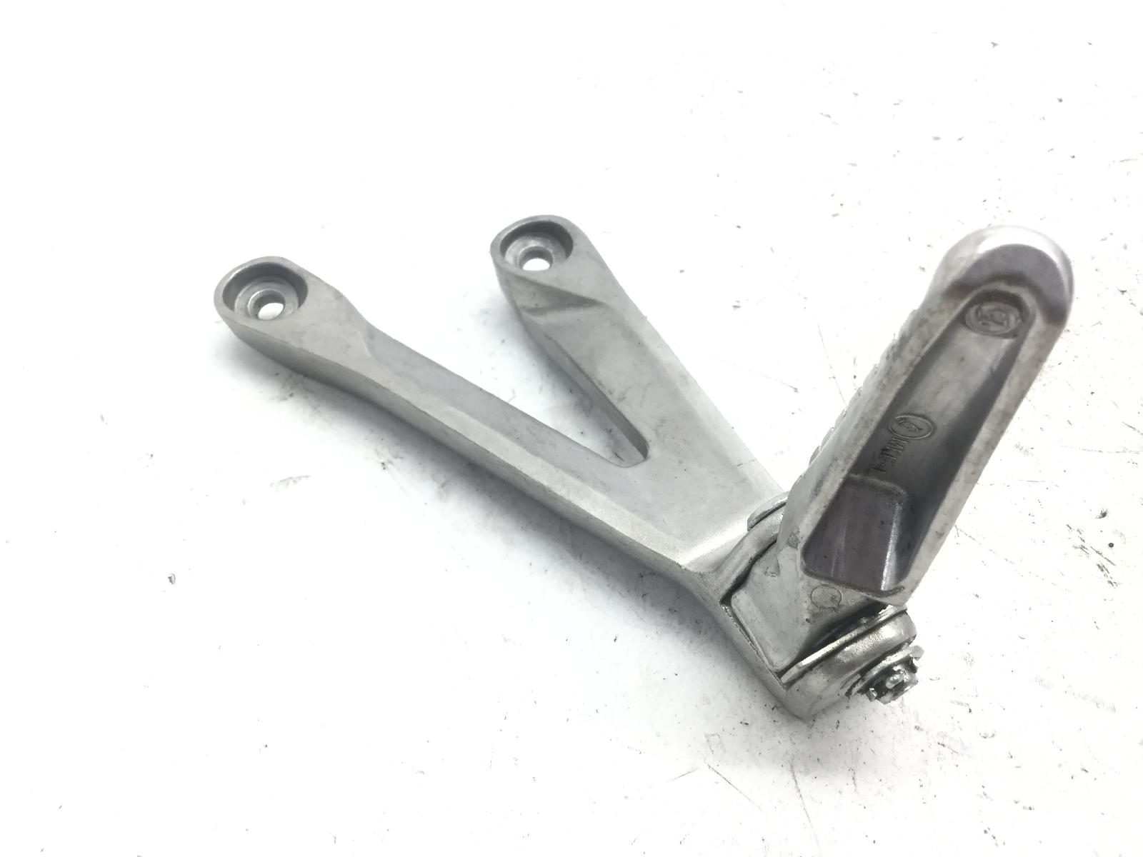 Honda cbr rr abs km0 600 pedana poggiapiede posteriore sinsitra e staffa 2024 2026 pc69a4rk
