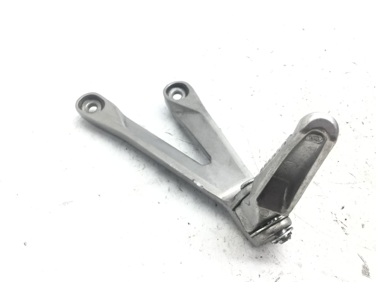 Honda cbr rr abs km0 600 pedana poggiapiede posteriore sinistra e staffa 2024 2026 pc69a4rk