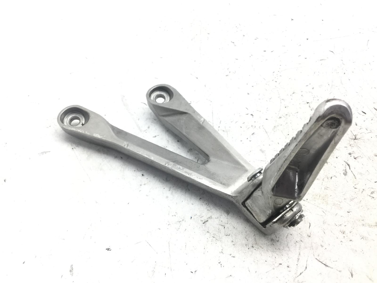 Honda cbr rr abs km0 600 pedana poggiapiede posteriore sinistra e staffa 2024 2026 pc69a4rk