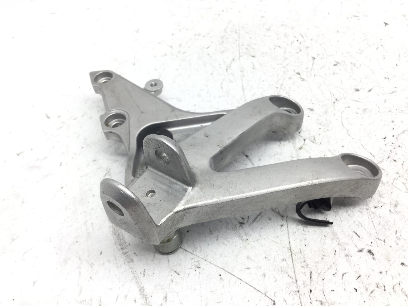 Honda cbr rr abs km0 600 staffa supporto pedana anteriore destra 2024 2026 pc69a4rk