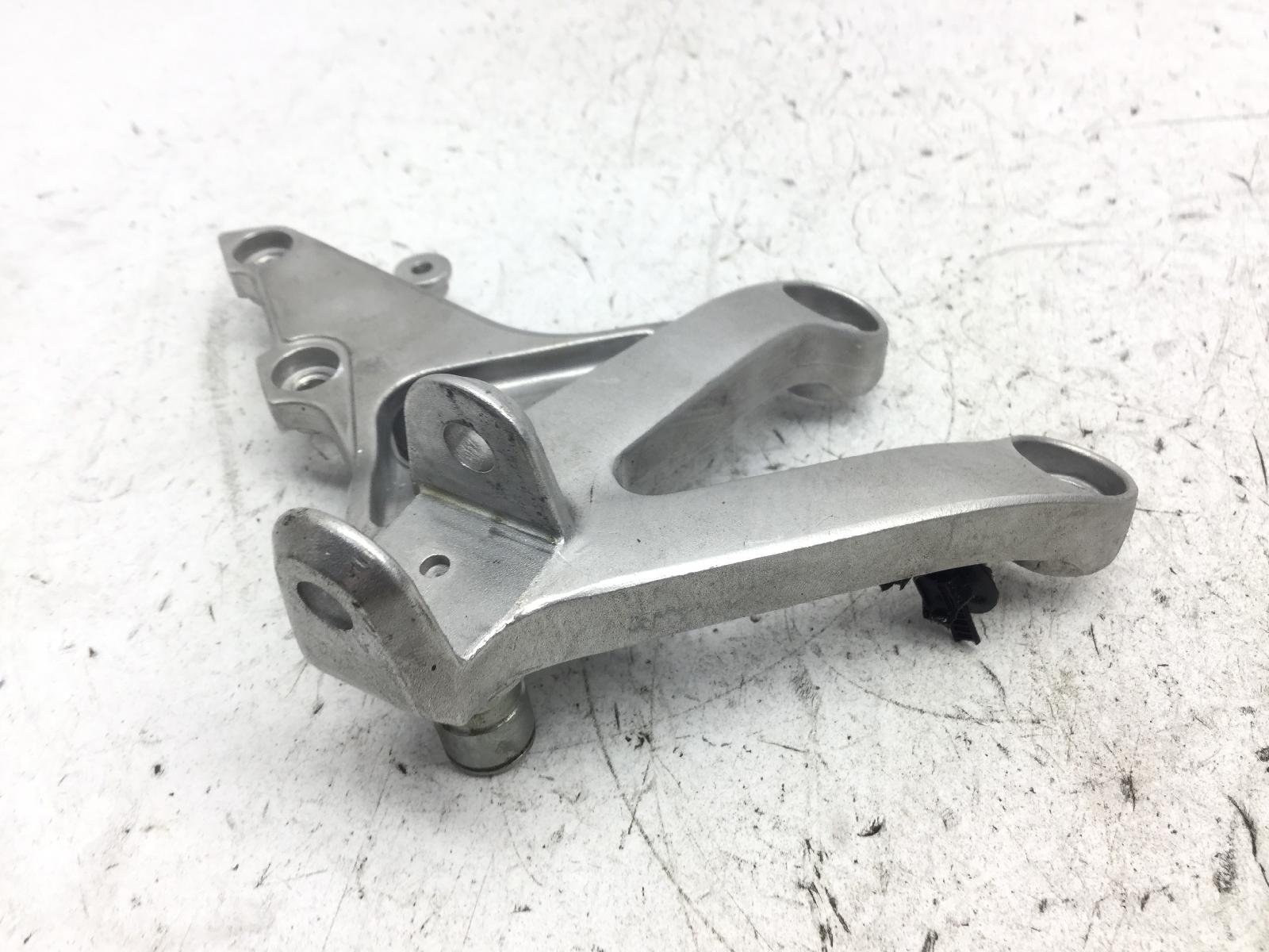 Honda cbr rr abs km0 600 staffa supporto pedana anteriore destra 2024 2026 pc69a4rk