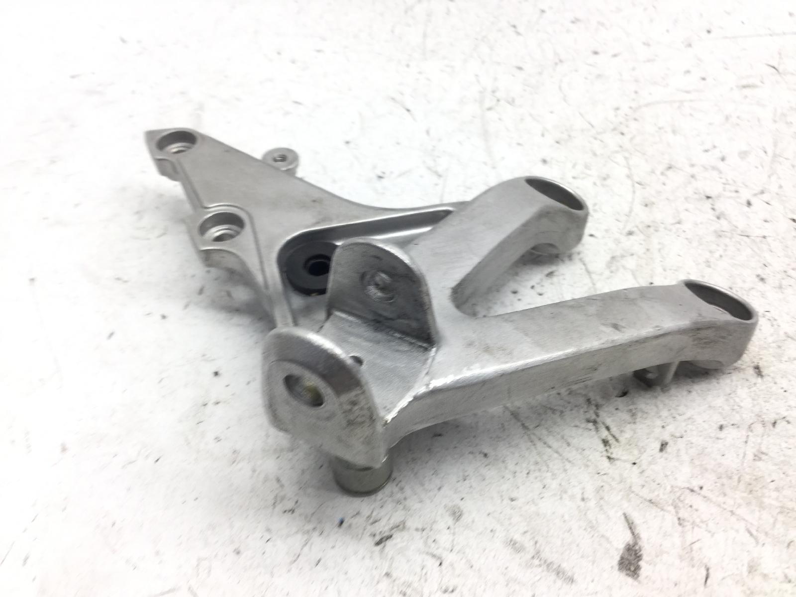Honda cbr rr abs km0 600 staffa supporto pedana anteriore destra 2024 2026 pc69a4rk