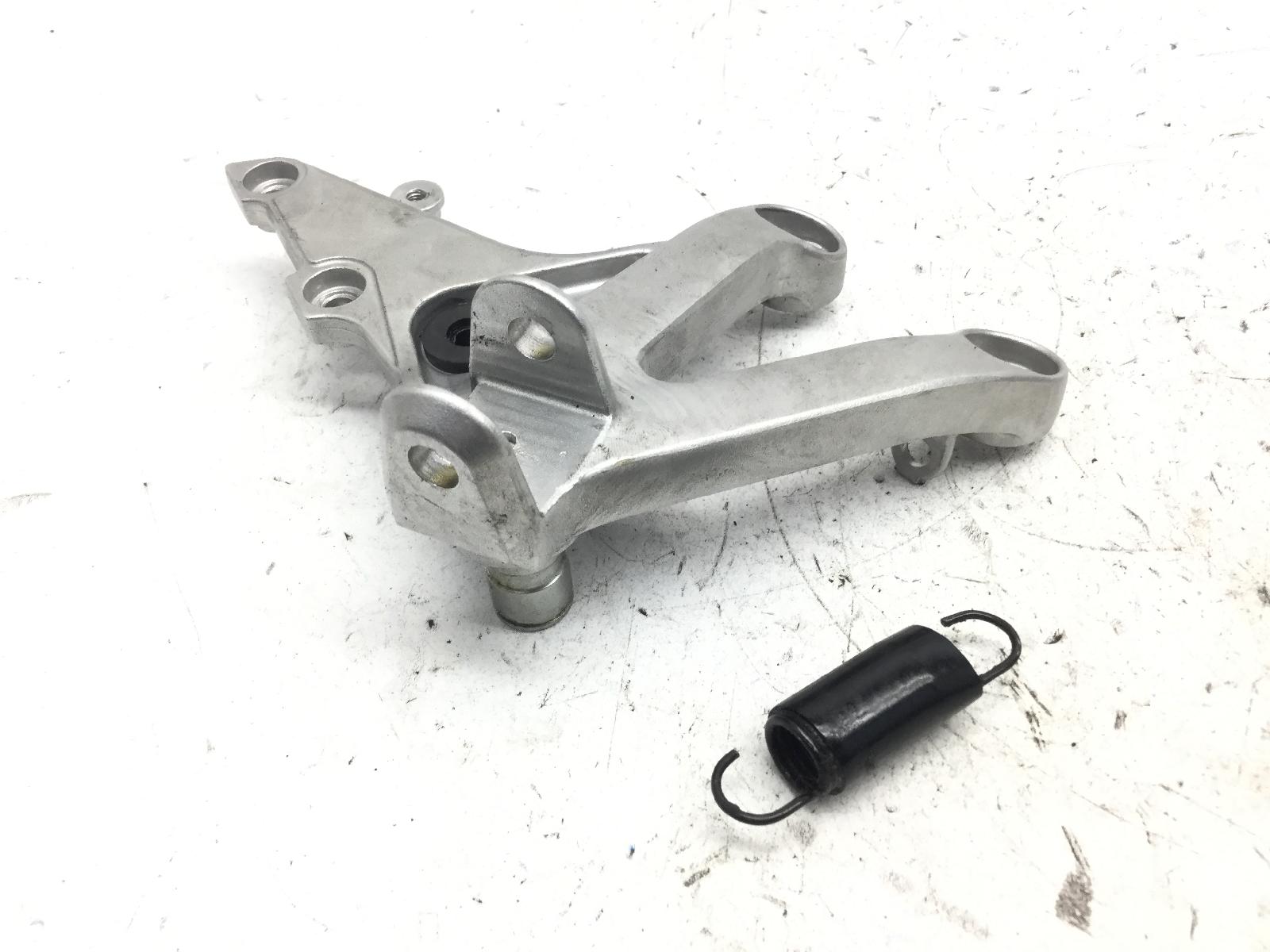 Honda cbr rr abs km0 600 staffa supporto pedana anteriore destra e molla 2024 2026 pc69a4rk