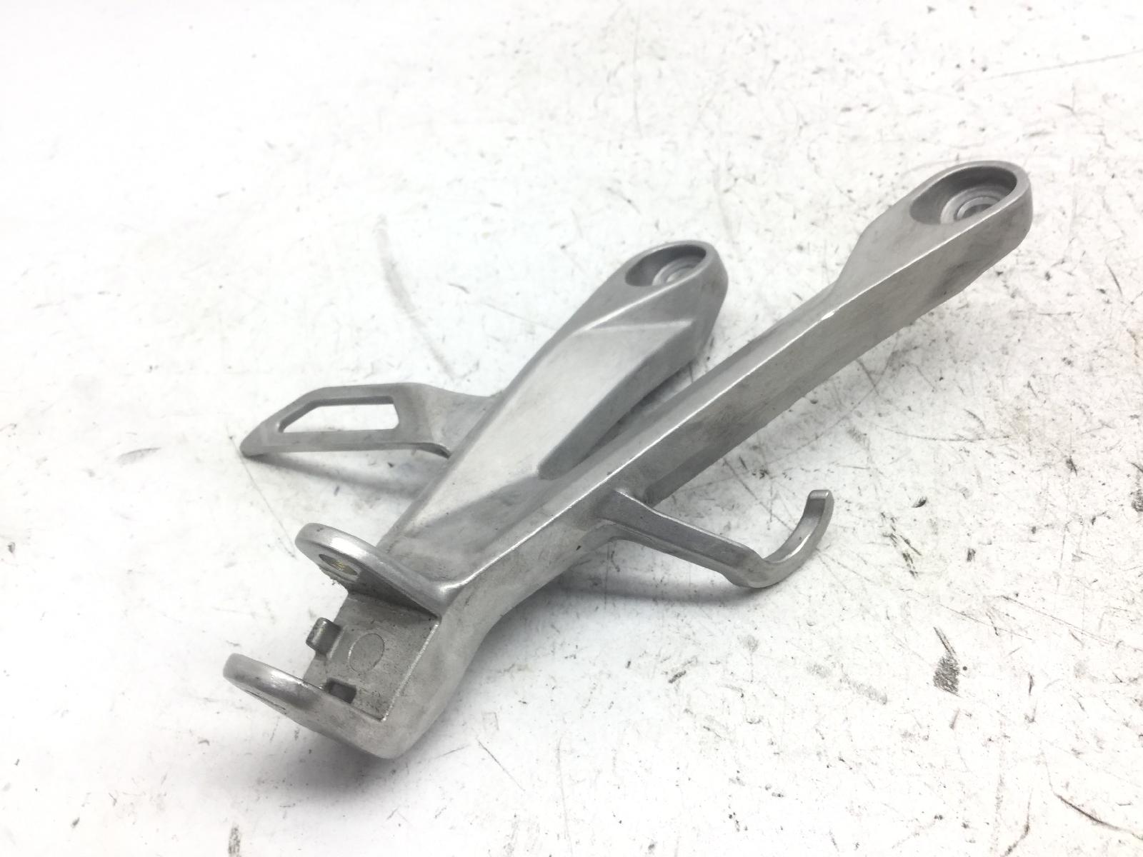 Honda cbr rr abs km0 600 staffa supporto pedana posteriore destra 2024 2026 pc69a4rk
