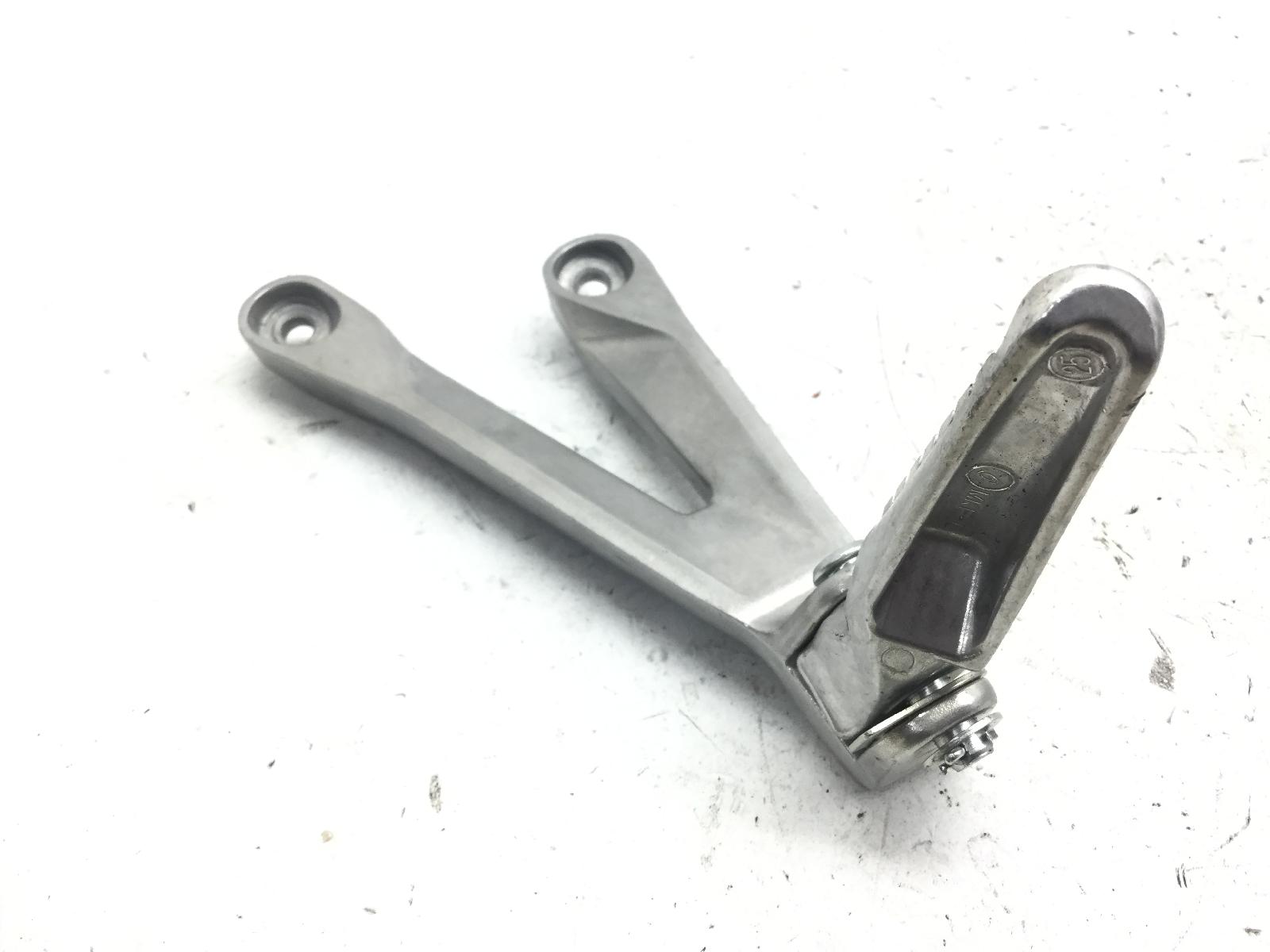 Honda cbr rr abs km0 600 pedana poggiapiede posteriore sinistra e staffa 2024 2026 pc69a4rk