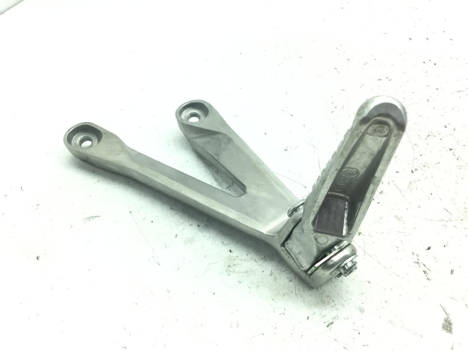 Honda cbr rr abs km0 600 pedana poggiapiede posteriore sinistra e staffa 2024 2026 pc69a4rk