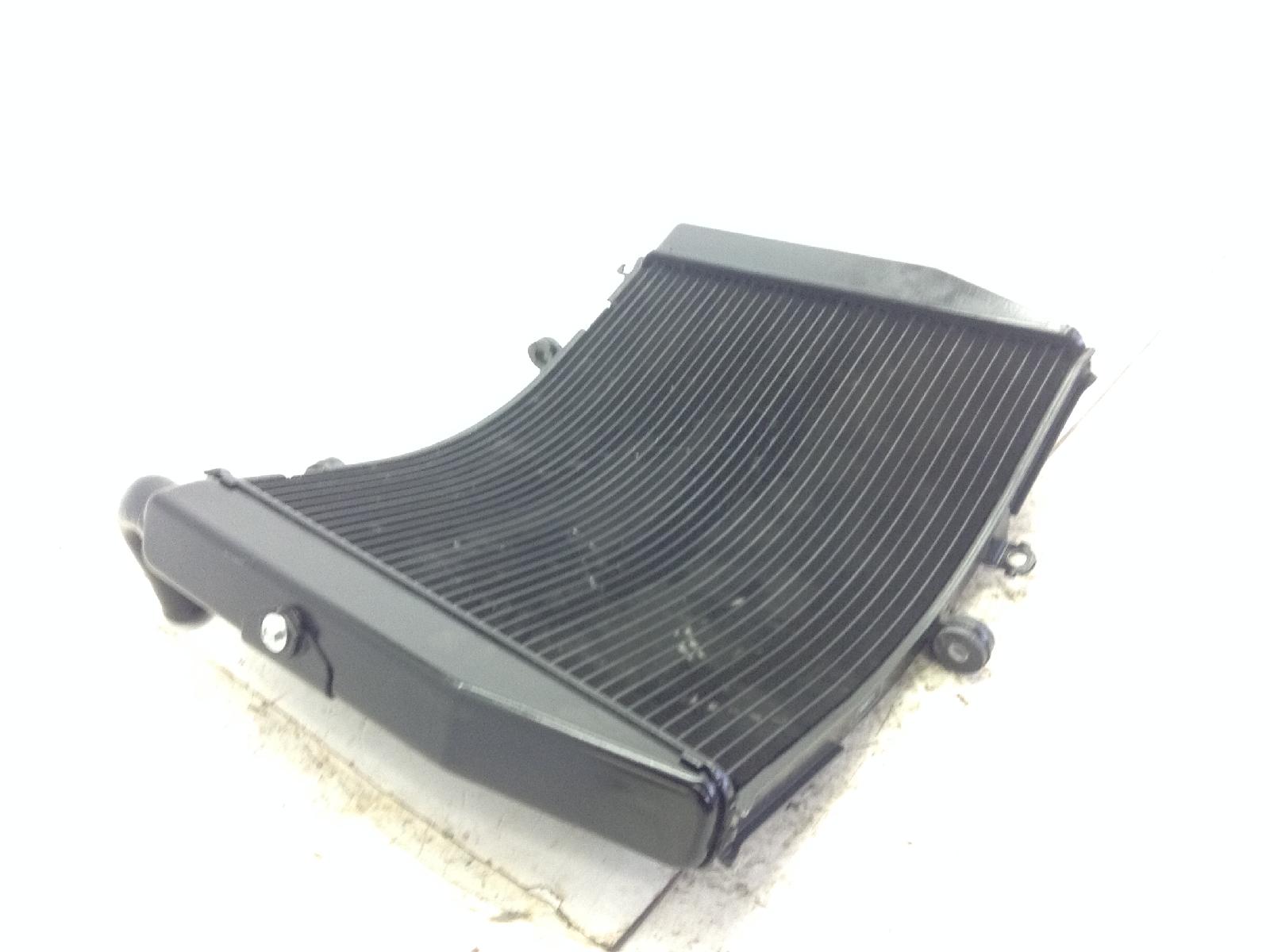 Honda cbr rr abs km0 600 radiatore acqua raffreddamento motore - deformato 2024 2026 pc69a4rk