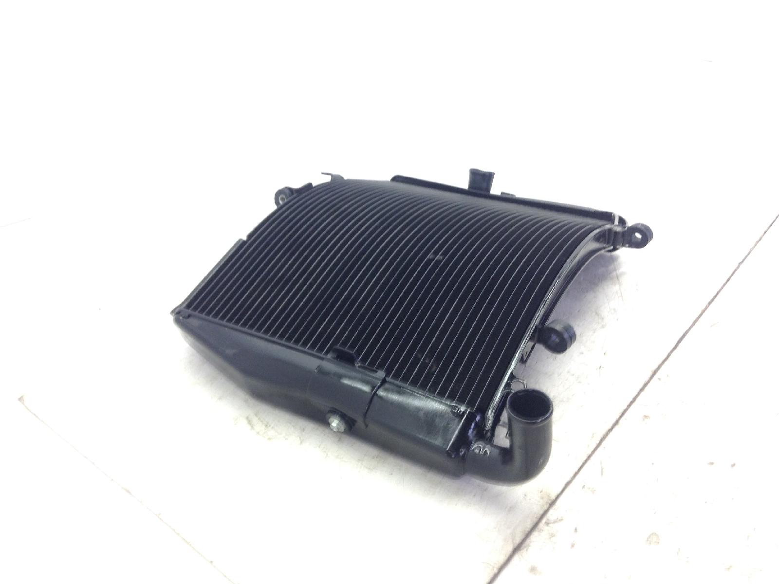 Honda cbr rr abs km0 600 radiatore acqua raffreddamento motore - deformato 2024 2026 pc69a4rk