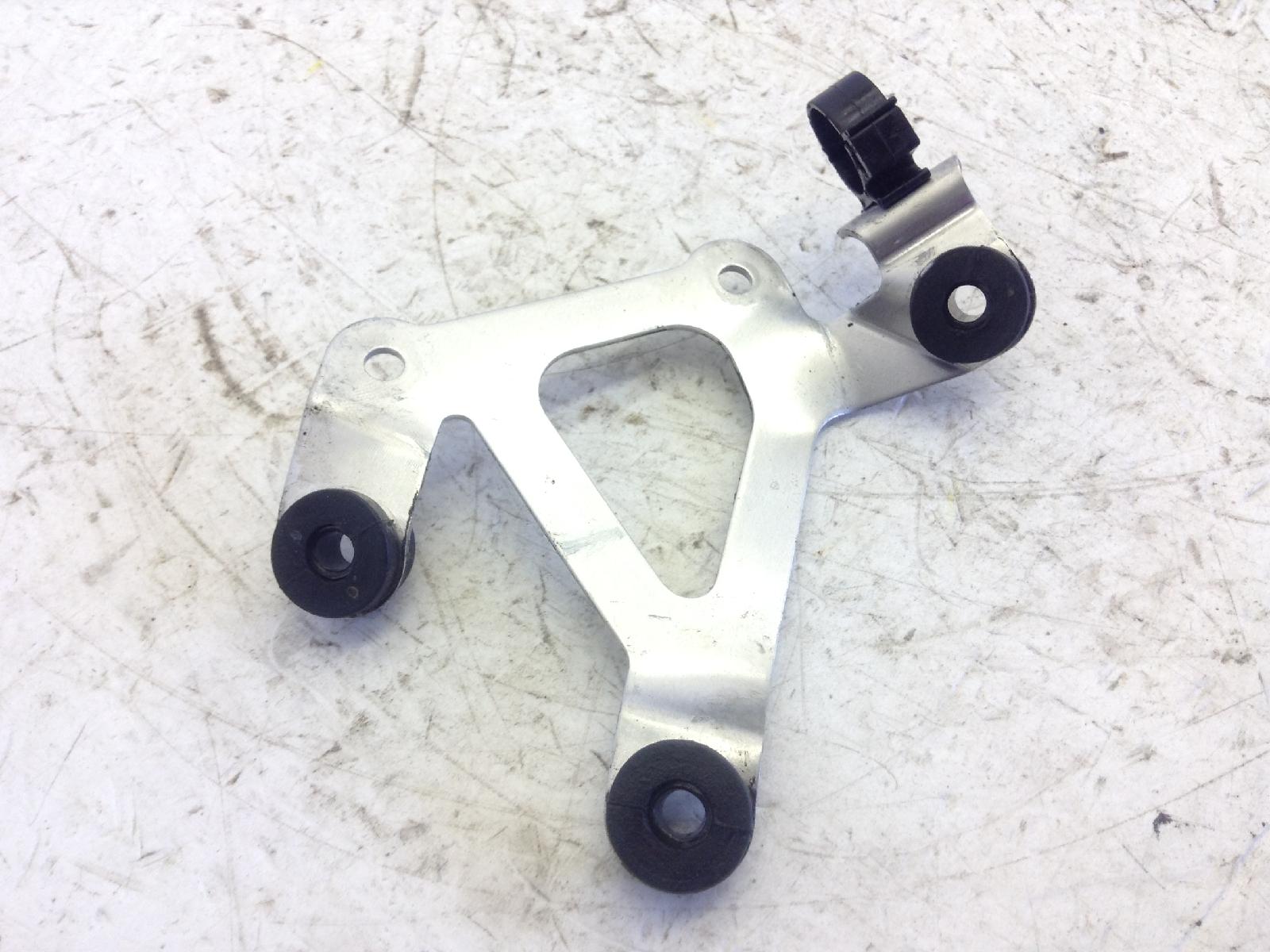 Honda cbr rr abs km0 600 staffa supporto regolatore di tensione 2024 2026 pc69a4rk