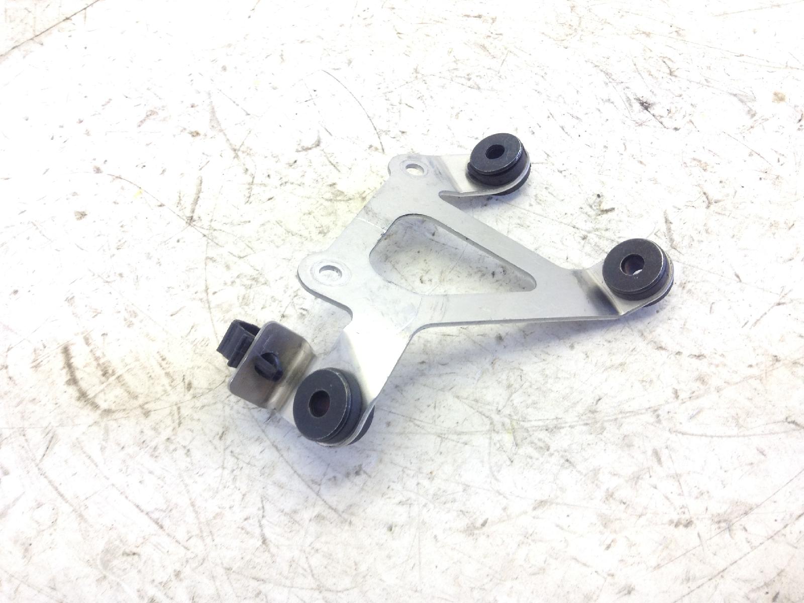 Honda cbr rr abs km0 600 staffa supporto regolatore di tensione 2024 2026 pc69a4rk