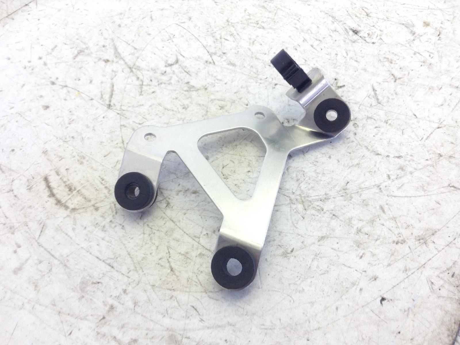 Honda cbr rr abs km0 600 staffa supporto regolatore di tensione 2024 2026 pc69a4rk