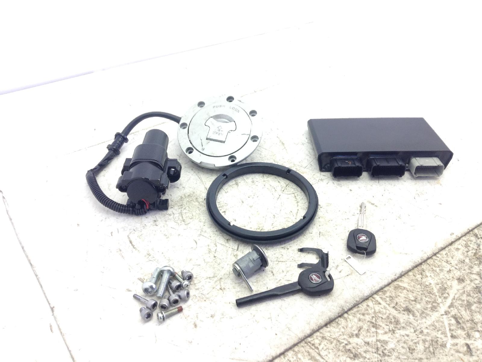 Honda cbr rr abs km0 600 blocchetto accensione cetralina serrature e chiavi 2024 2026 pc69a4rk
