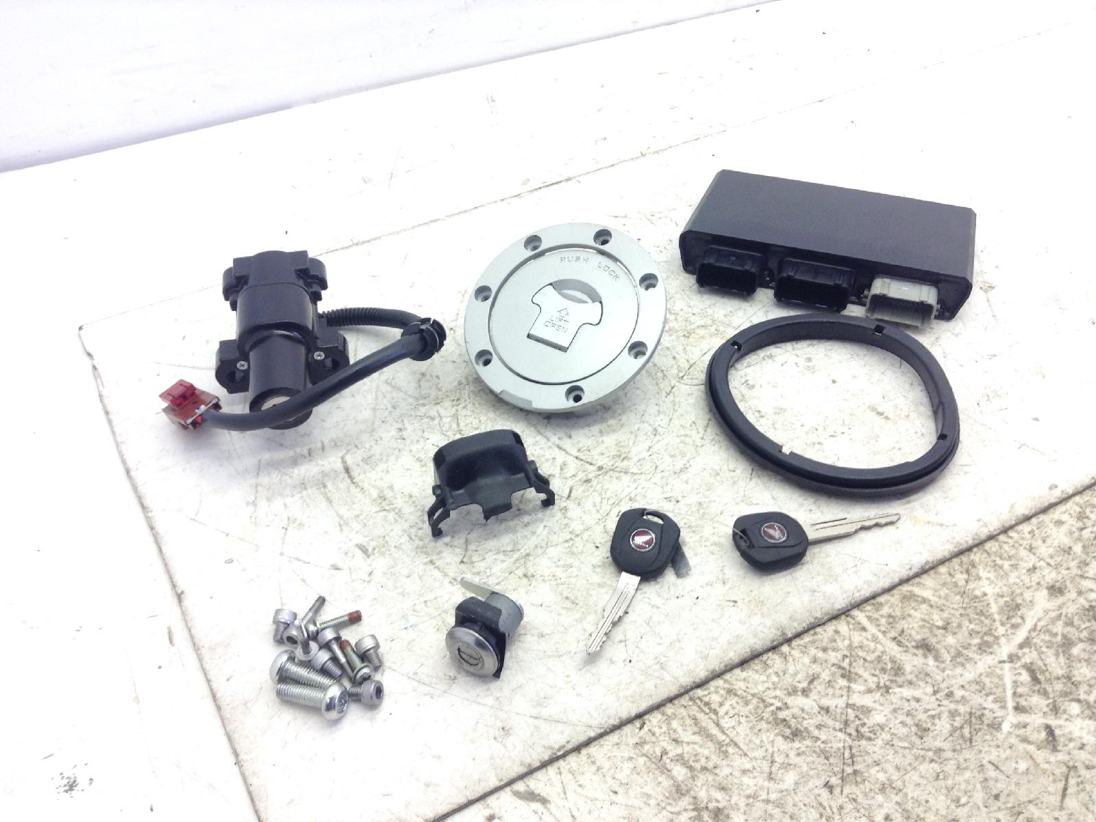 Honda cbr rr abs km0 600 blocchetto accensione cetralina serrature e chiavi 2024 2026 pc69a4rk