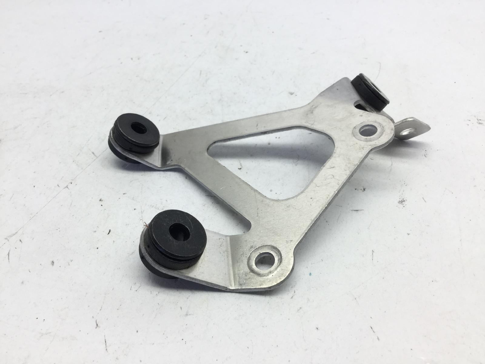 Honda cbr rr abs km0 600 staffa supporto regolatore di tensione 2024 2026 pc69a4rk