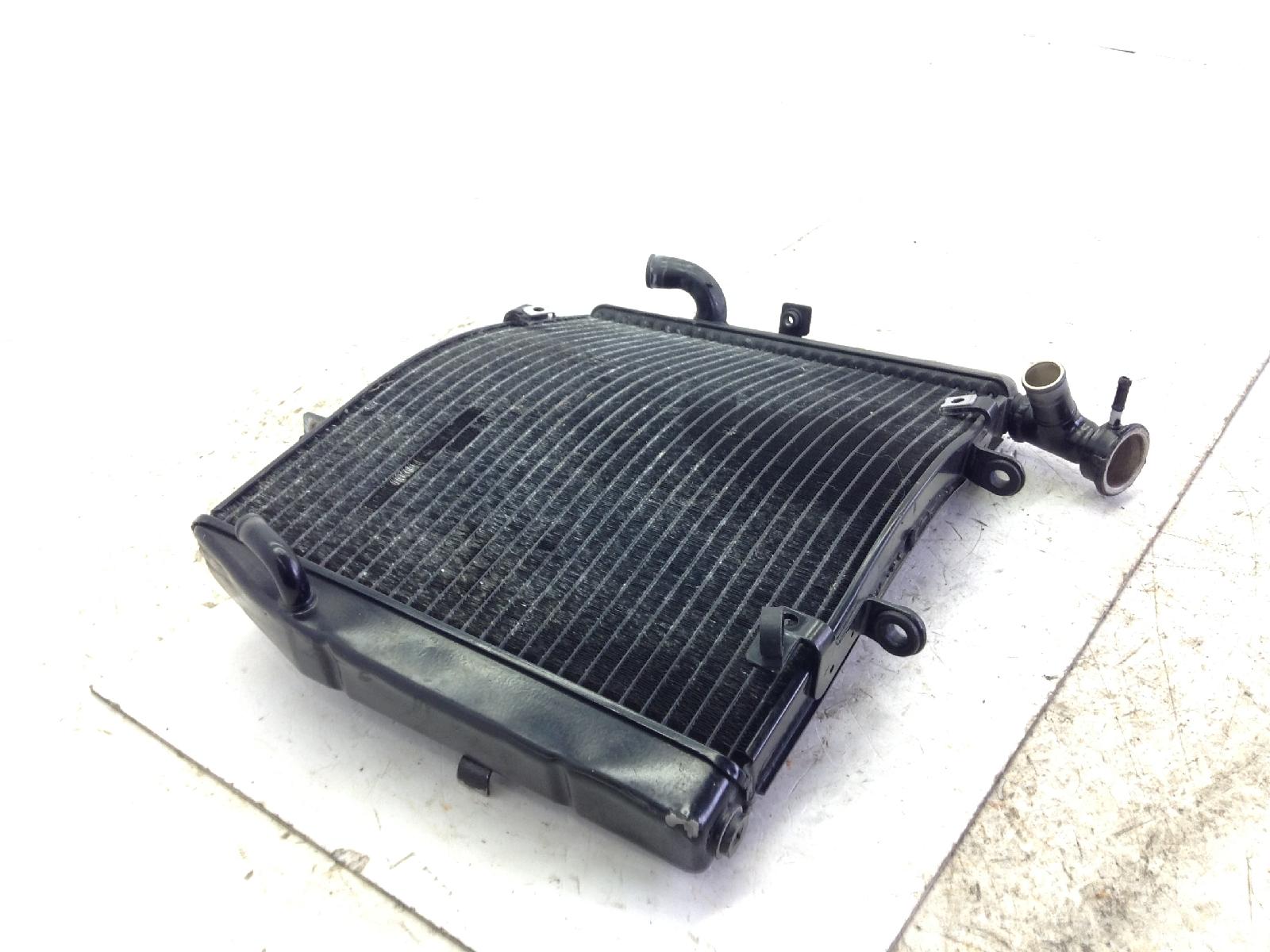 Triumph daytona 675 r 675 radiatore raffreddamento motore - storto 2009 2012 smttmd1066a
