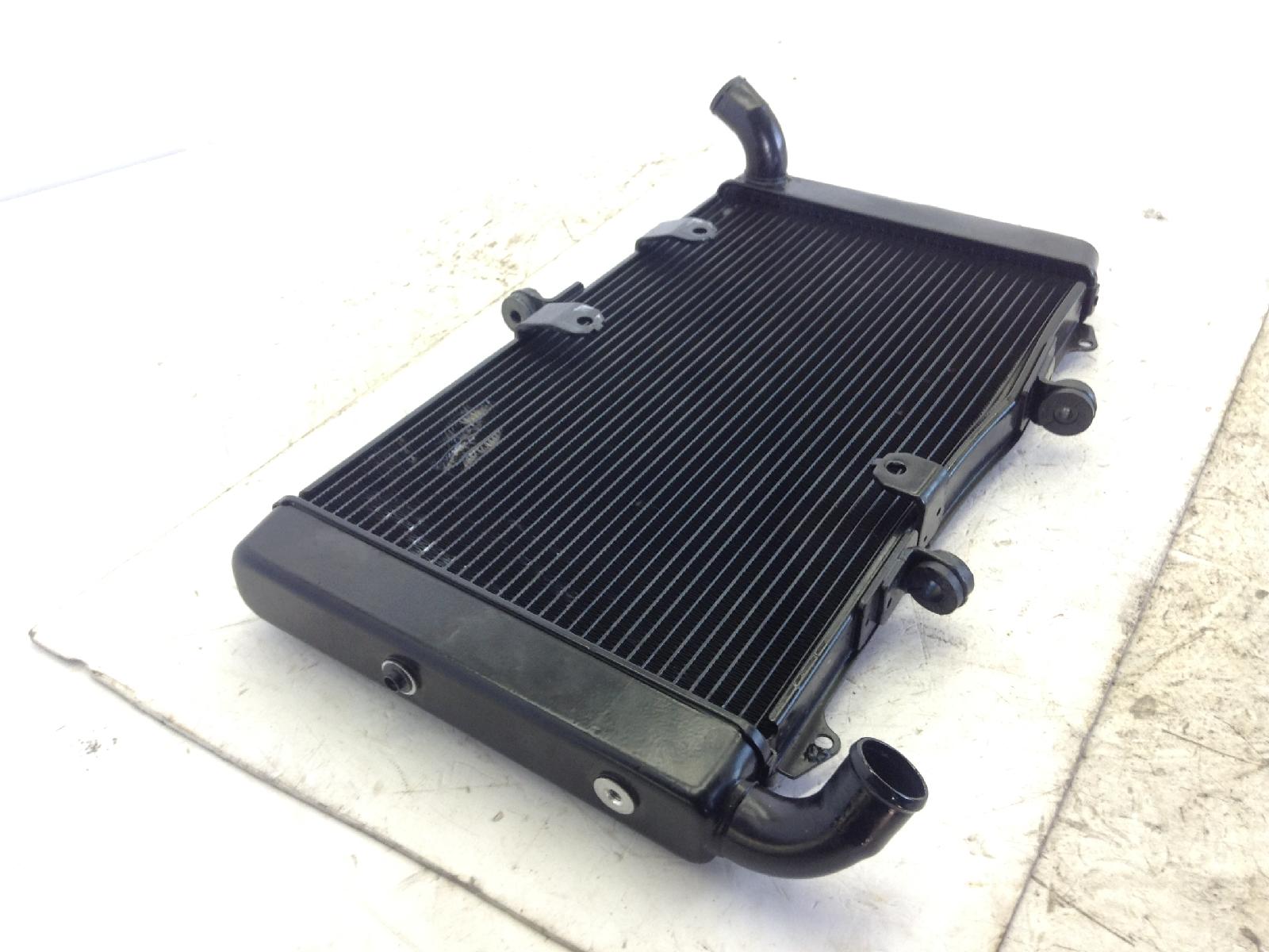 Honda cb gt abs km0 1000 radiatore acqua raffreddameto motore - deformato 2026 2026 jh2sc93a