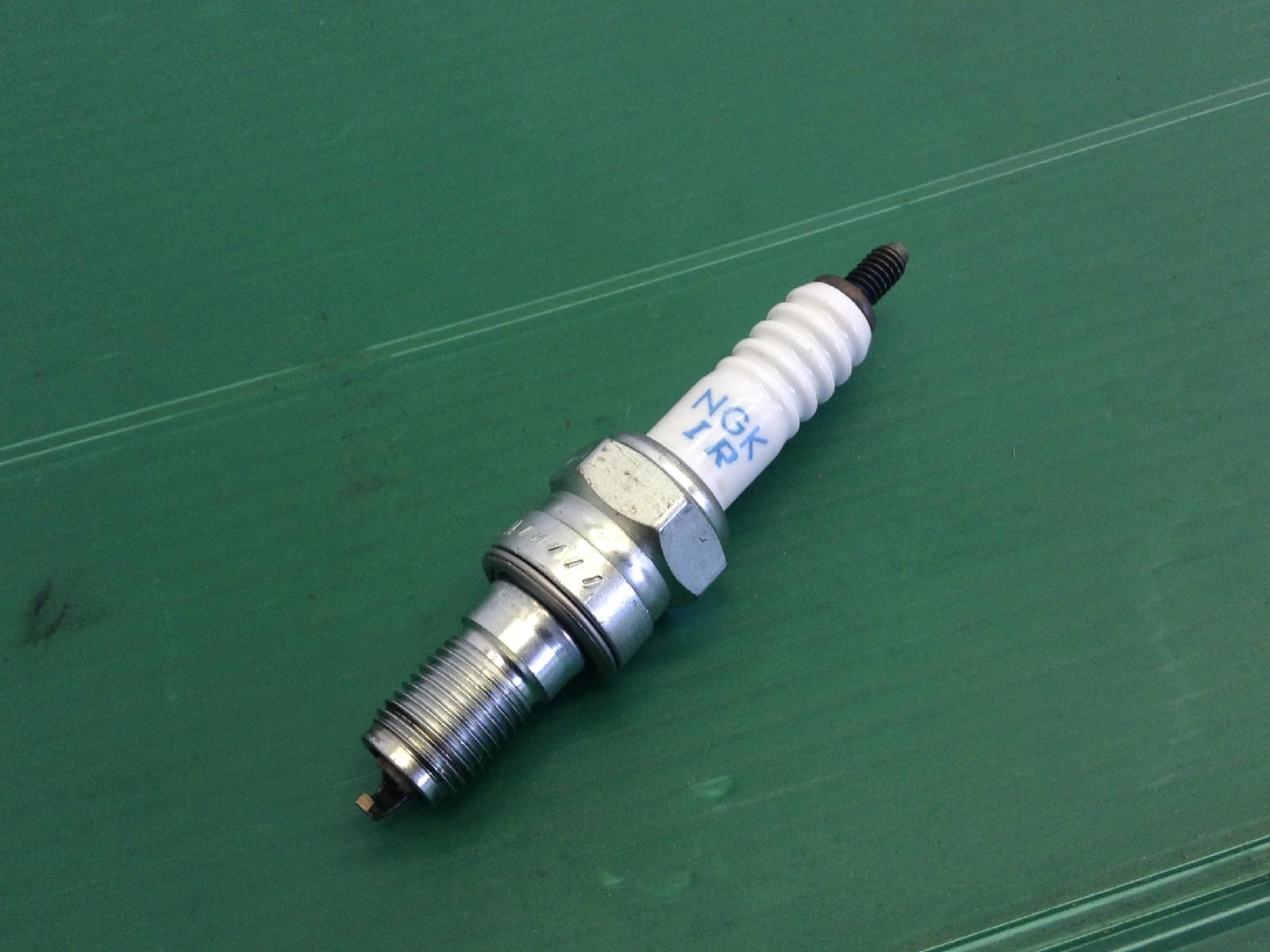 Honda cb gt abs km0 1000 candela - ngk imr9e9hes 2026 2026 jh2sc93a