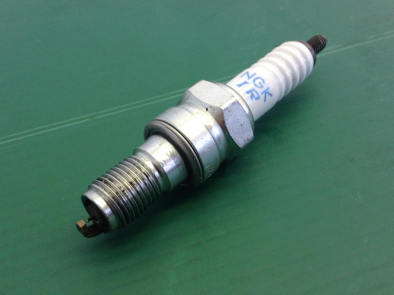 Honda cb gt abs km0 1000 candela - ngk imr9e9hes 2026 2026 jh2sc93a